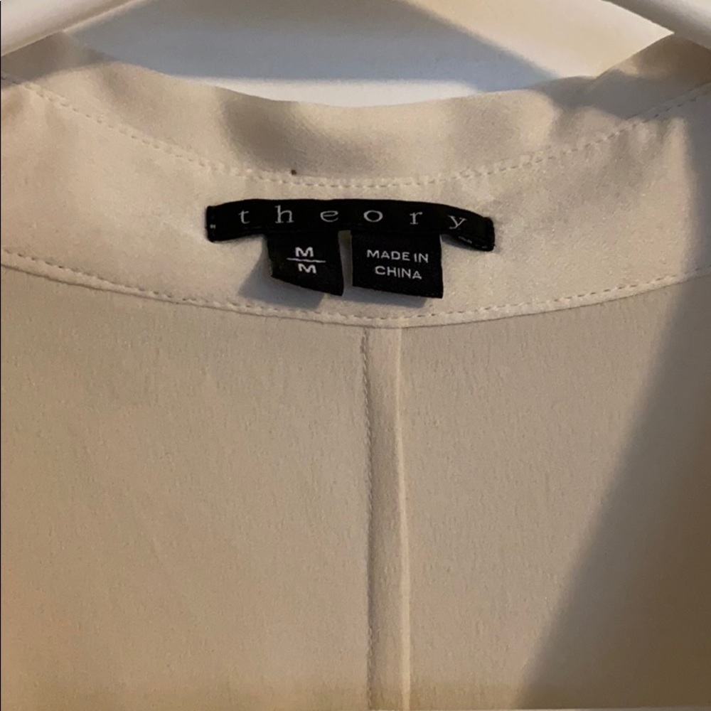 100% silk Theory split back button down blouse m - Picture 3 of 5